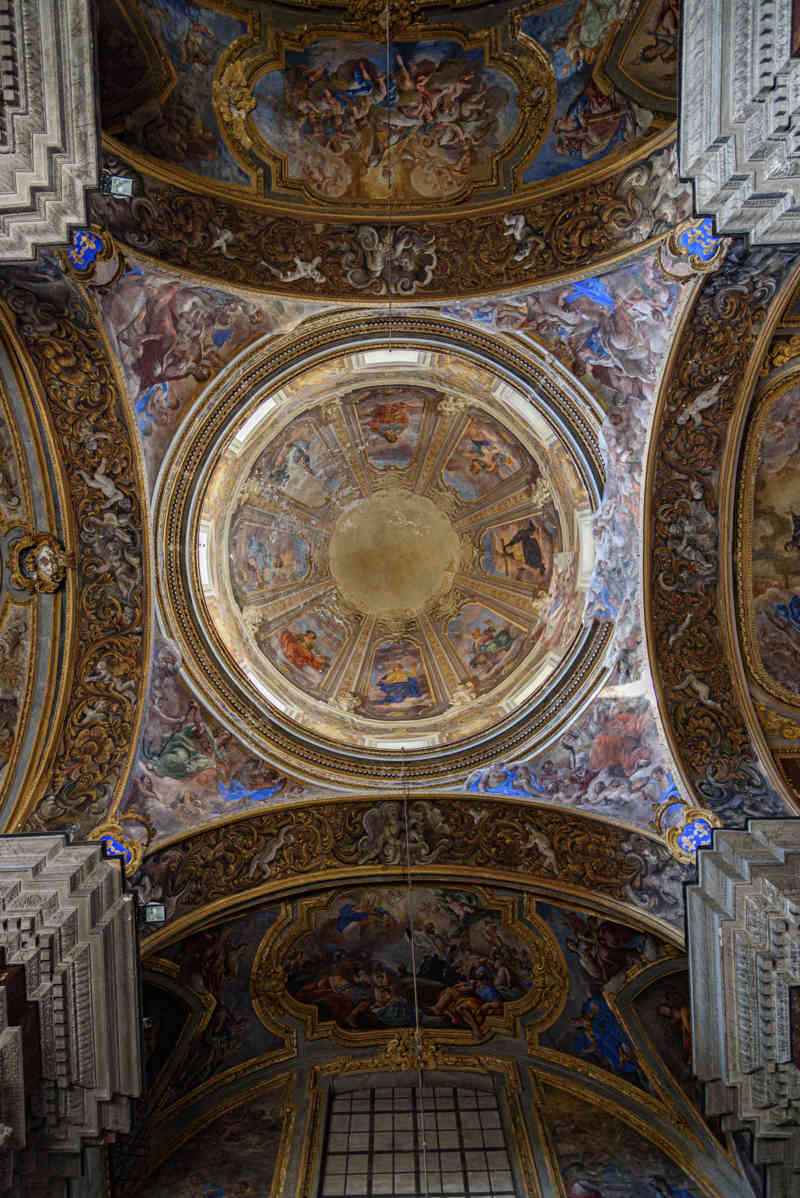 140 - Italia - Nápoles - iglesia de San Ferdinando.jpg